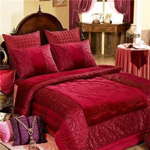 婚庆床上用品如何挑选 轻松选择婚庆用品与经营旅行社业务的实用指南